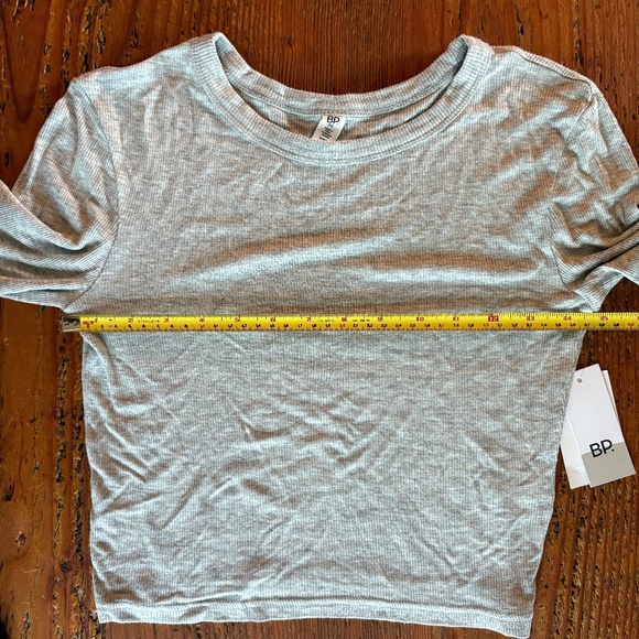 NWT BP Ribbed Long Sleeve Cropped Heathered Gray Shirt Size Medium - Picture 9 of 10